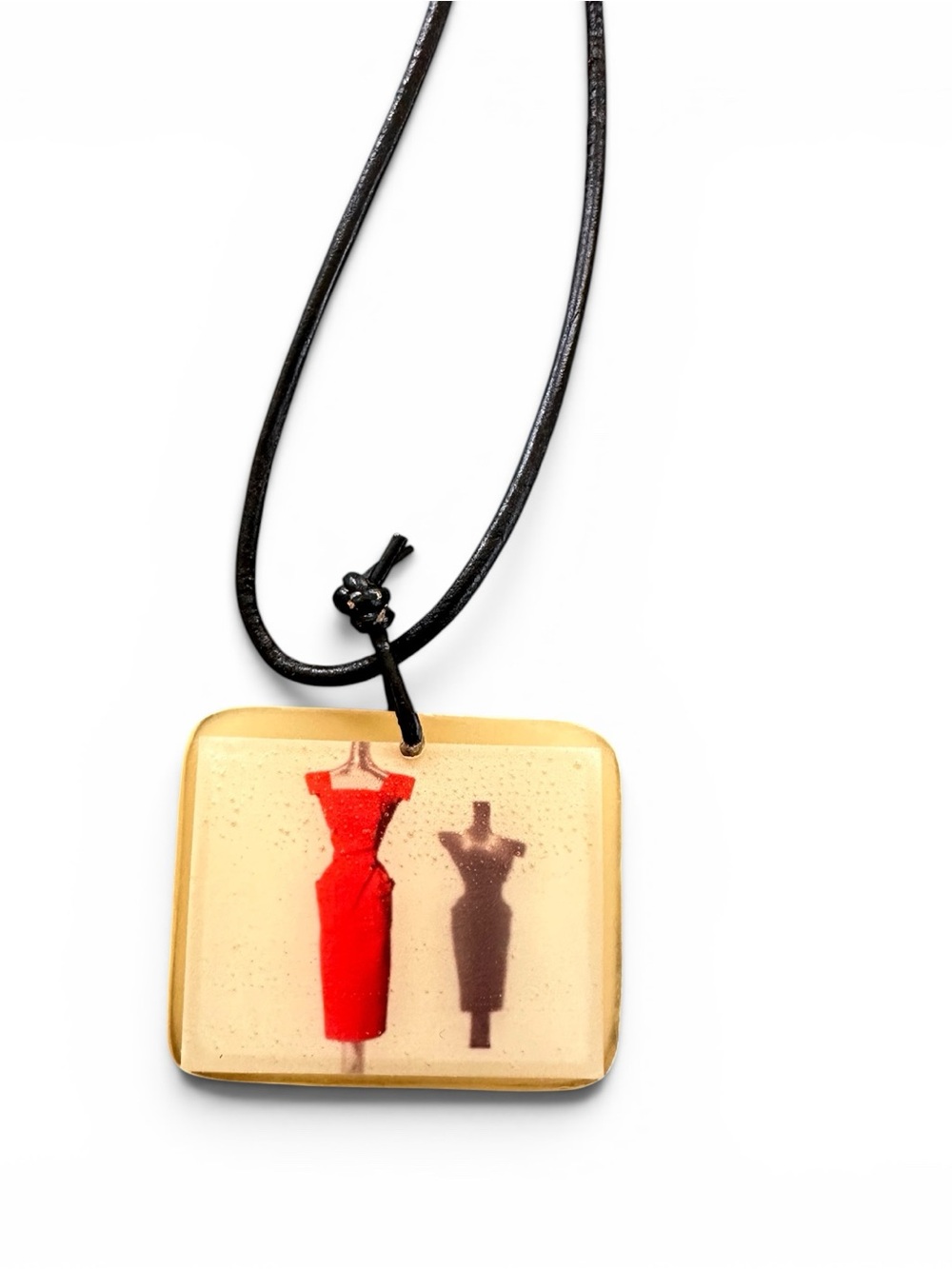Vintage Bakelite Pendant Necklace with Fashion Silhouette